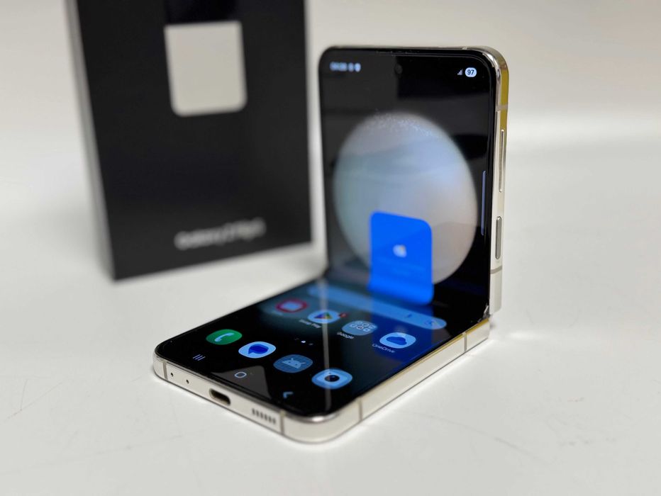 Telefon Samsung Galaxy Z FLIP 5 8GB/256GB