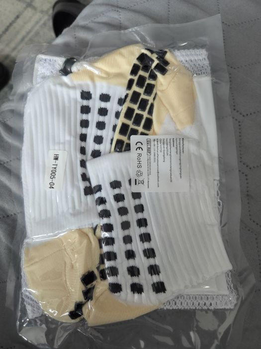 Scettar Zest silikonowych ochraniaczy piszczeli z piłkarskimi skarpet