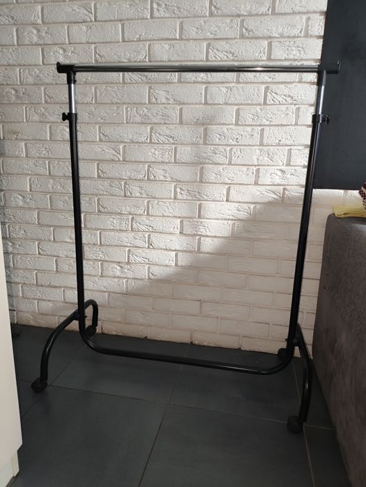 Вішалка пересувна JYSK