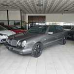 Mercedes-Benz E220 D W210