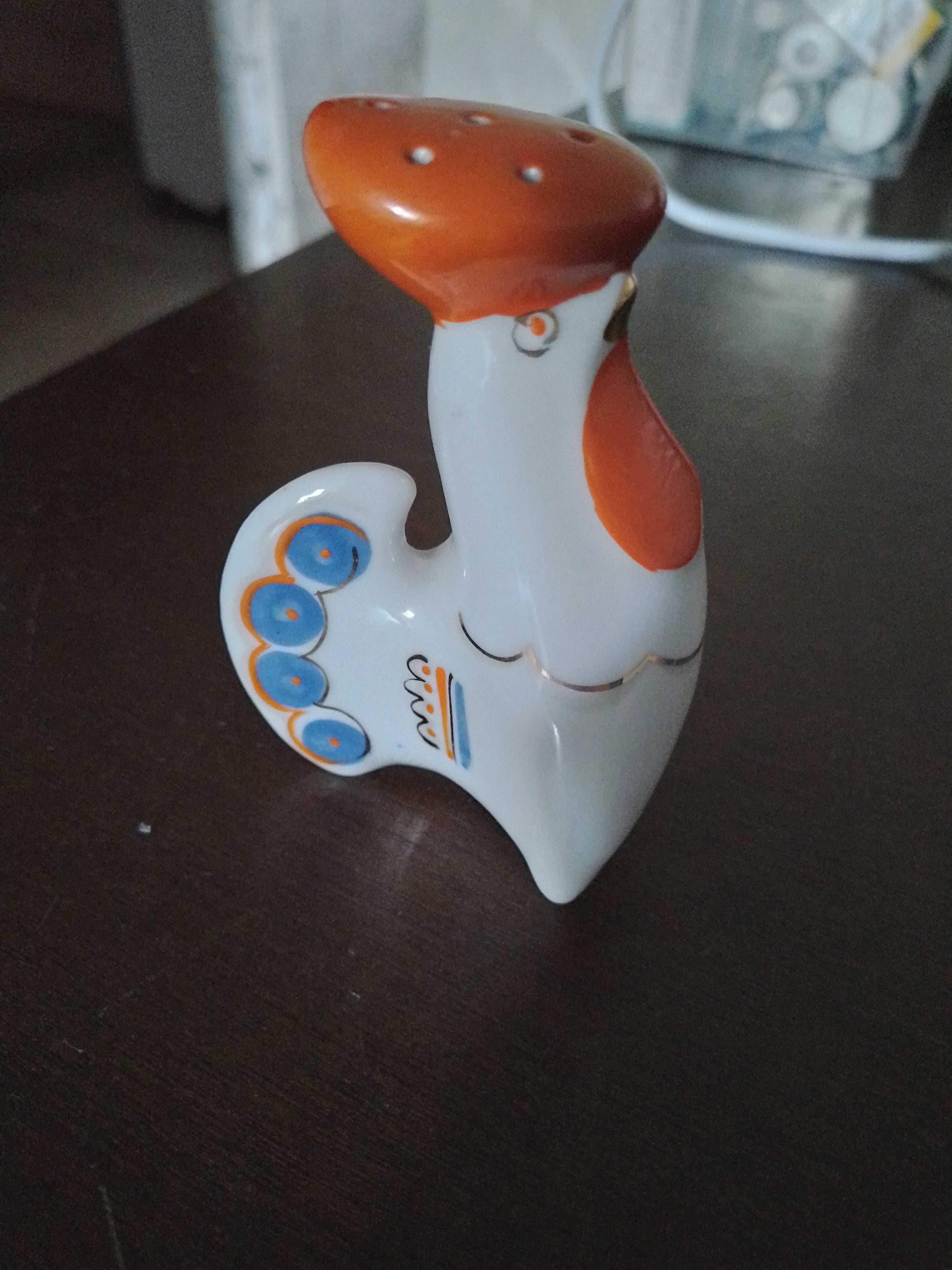 Милая совецкая фигурка.