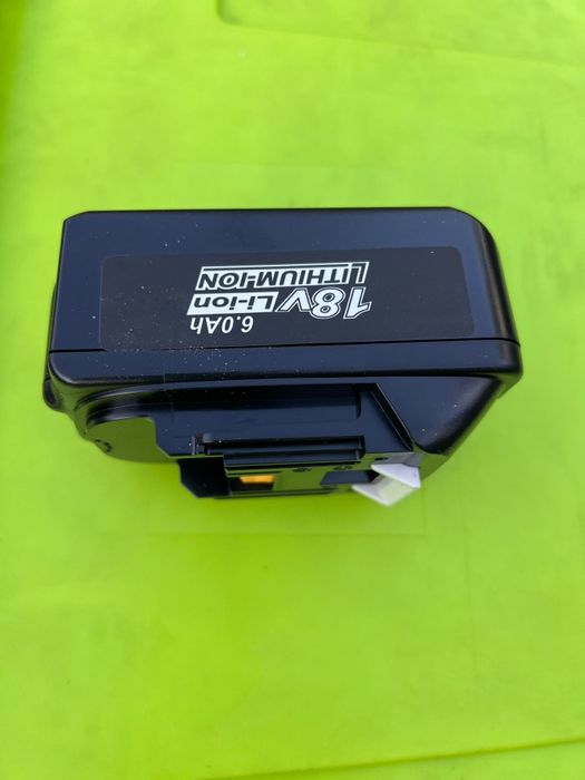 Sprzedam nową baterie pasujaca  do narzędzi makita 18v 5ah