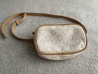 Saszetka nerka Valentino Bags Liuto