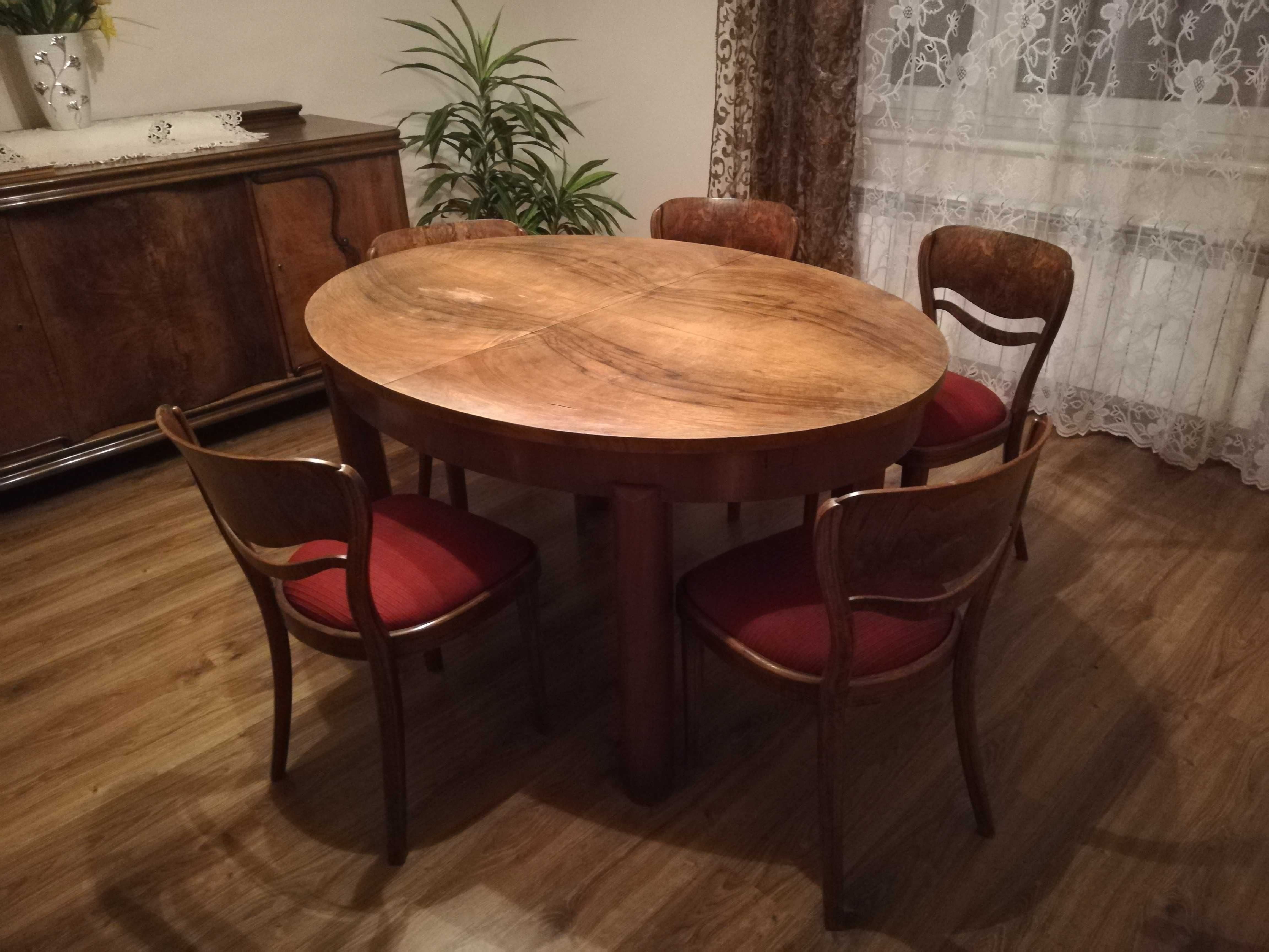 Antyki Thonet, Stól oraz 5 krzeseł