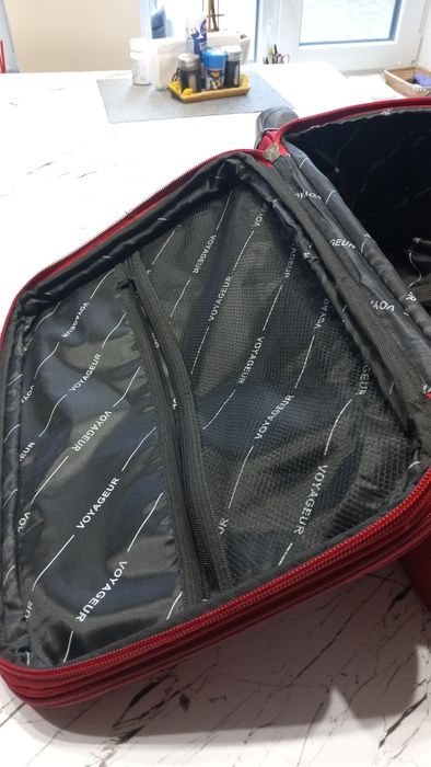 Чемодан на колёсиках