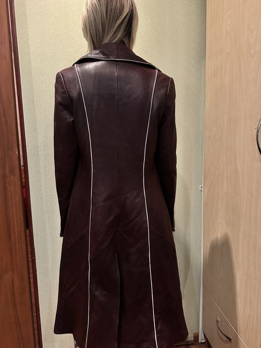 Продам довгий плащ зі шкіри. Колір Бордо. Розмір Л.