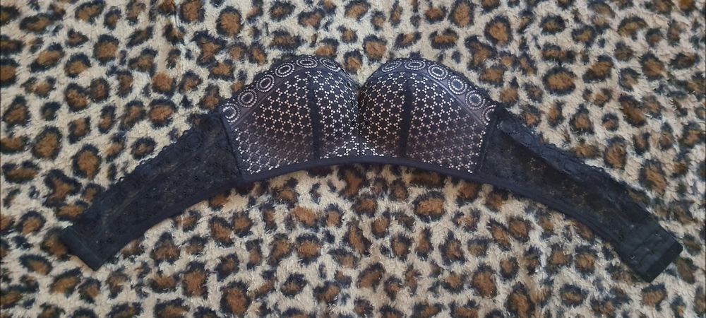 H&M Biustonosz XXS A 32