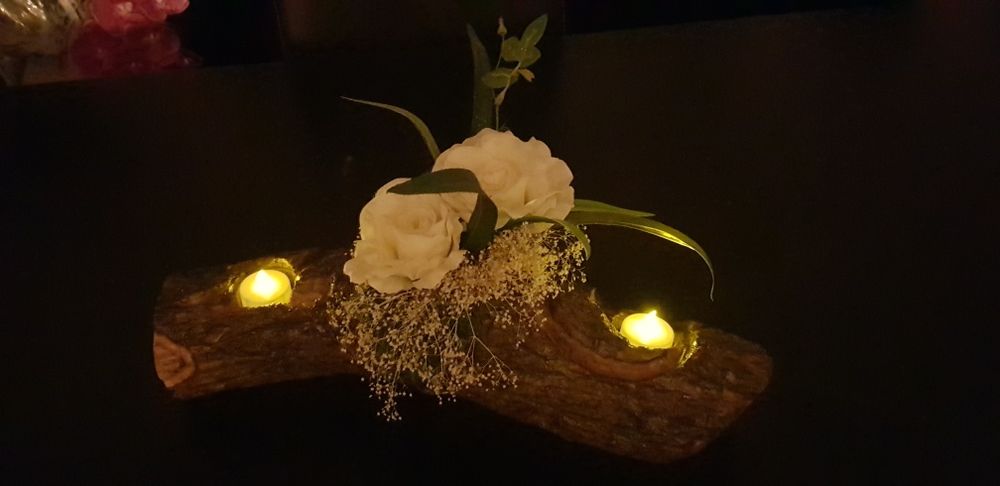 Arranjo central de mesa todo feito á mão e  com velas em LED