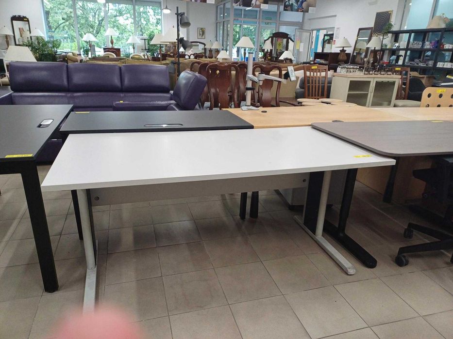 biurka-rózne rodzaje