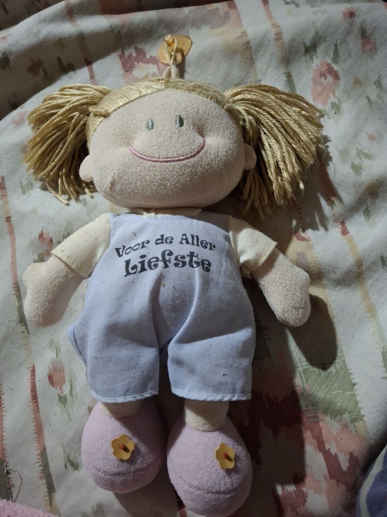 Boneca de pelúcia