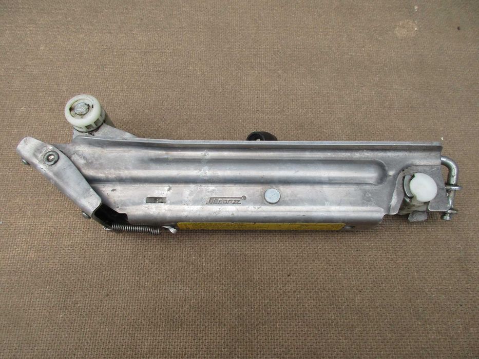Lewarek podnośnik AUDI A6 C6