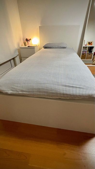 Cama malm IKEA 90x200 cm como nova
