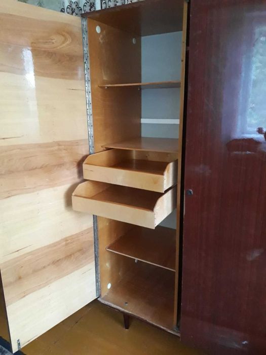 Шафа двохдверна б/у