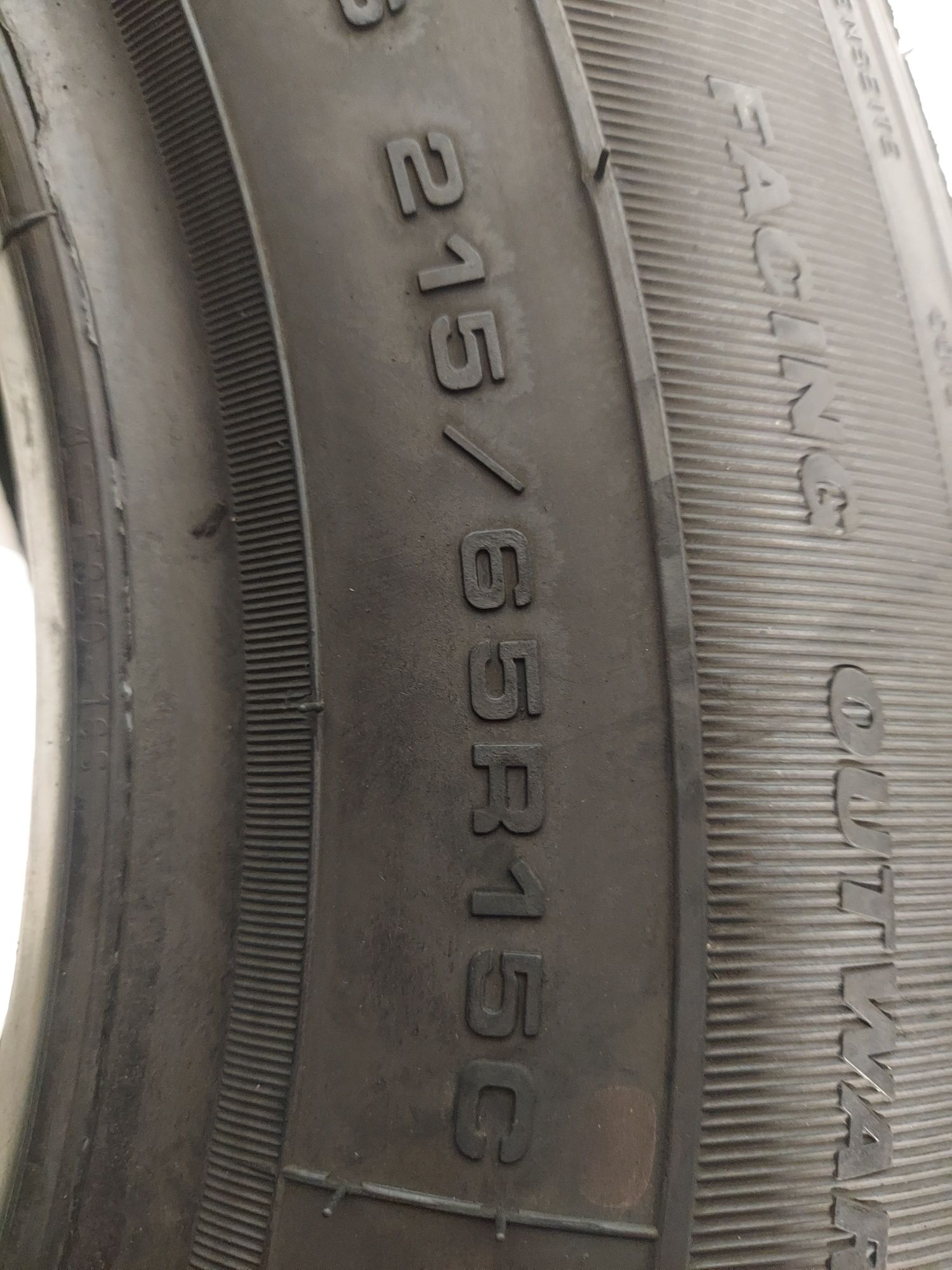 Para opon 215/65/15 C Goodyear cargo vector