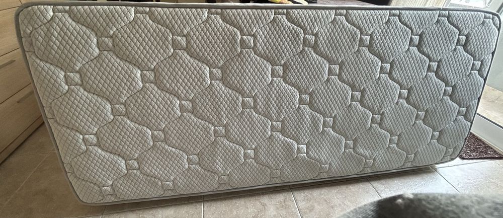 Vendo colchão solteiro