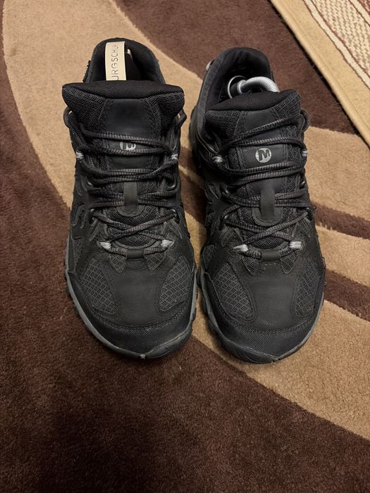 Продам кросівки MERRELL горе текс