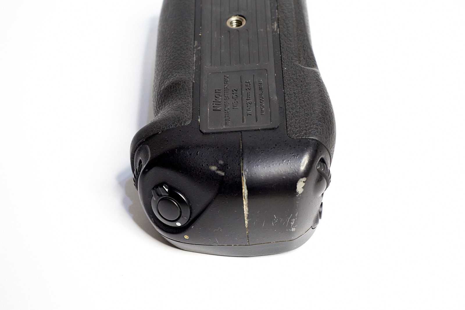 оригинальный бустер Nikon MB D12 - для Nikon D800, D800E, D810 D810А