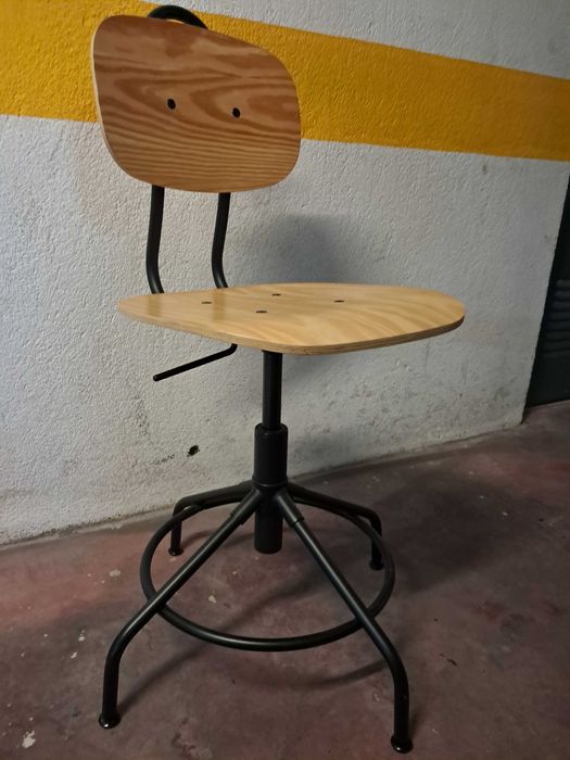 Cadeira secretária cpm pouco uso, do IKEA.