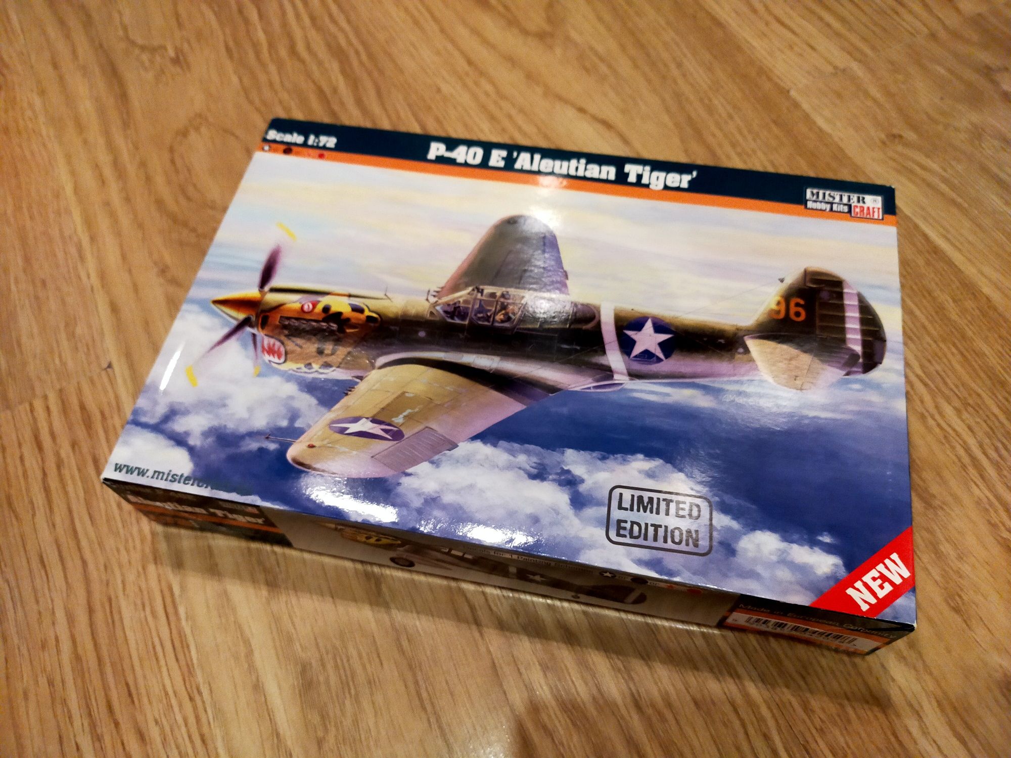 Model plastikowy Mister Hobby Kits Craft P-40 E 'Aleutian Tiger' 1:72