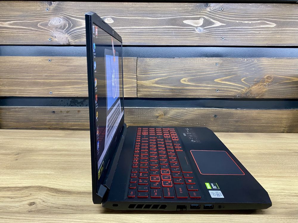 Acer Nitro GTX 1650 15,6"FHD IPS i5-10300H/16GB DDR4/512 Gb M2/2%