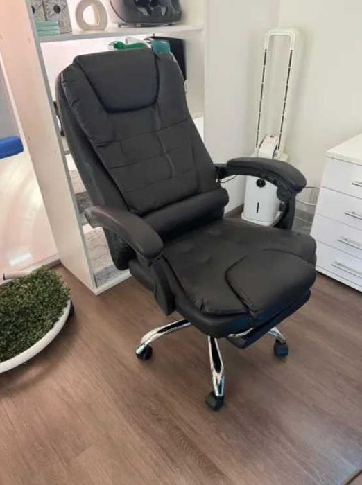 крісло офісне з висувною підставкою офисное кресло