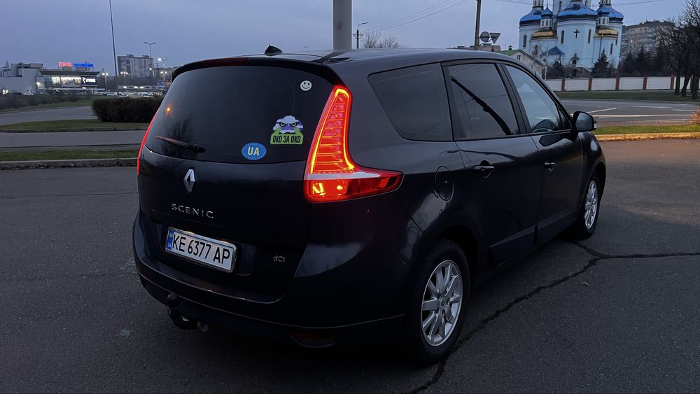 Renault Scenic lll 2010 год АКПП