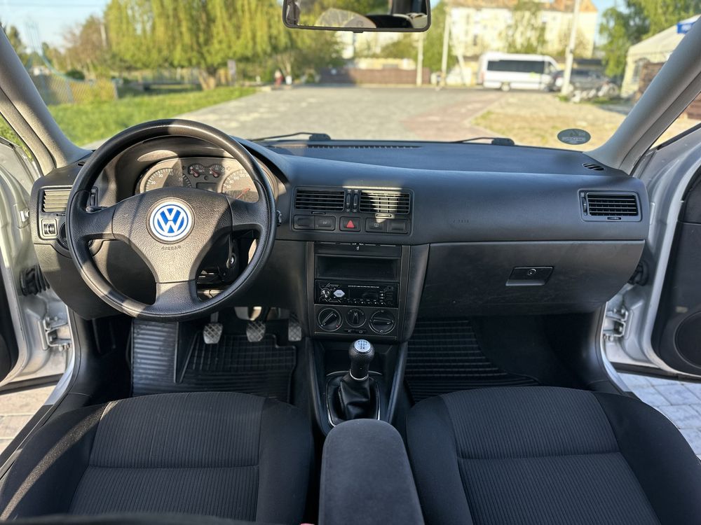 Продам VW Bora 1.6 MPI бензин 2003