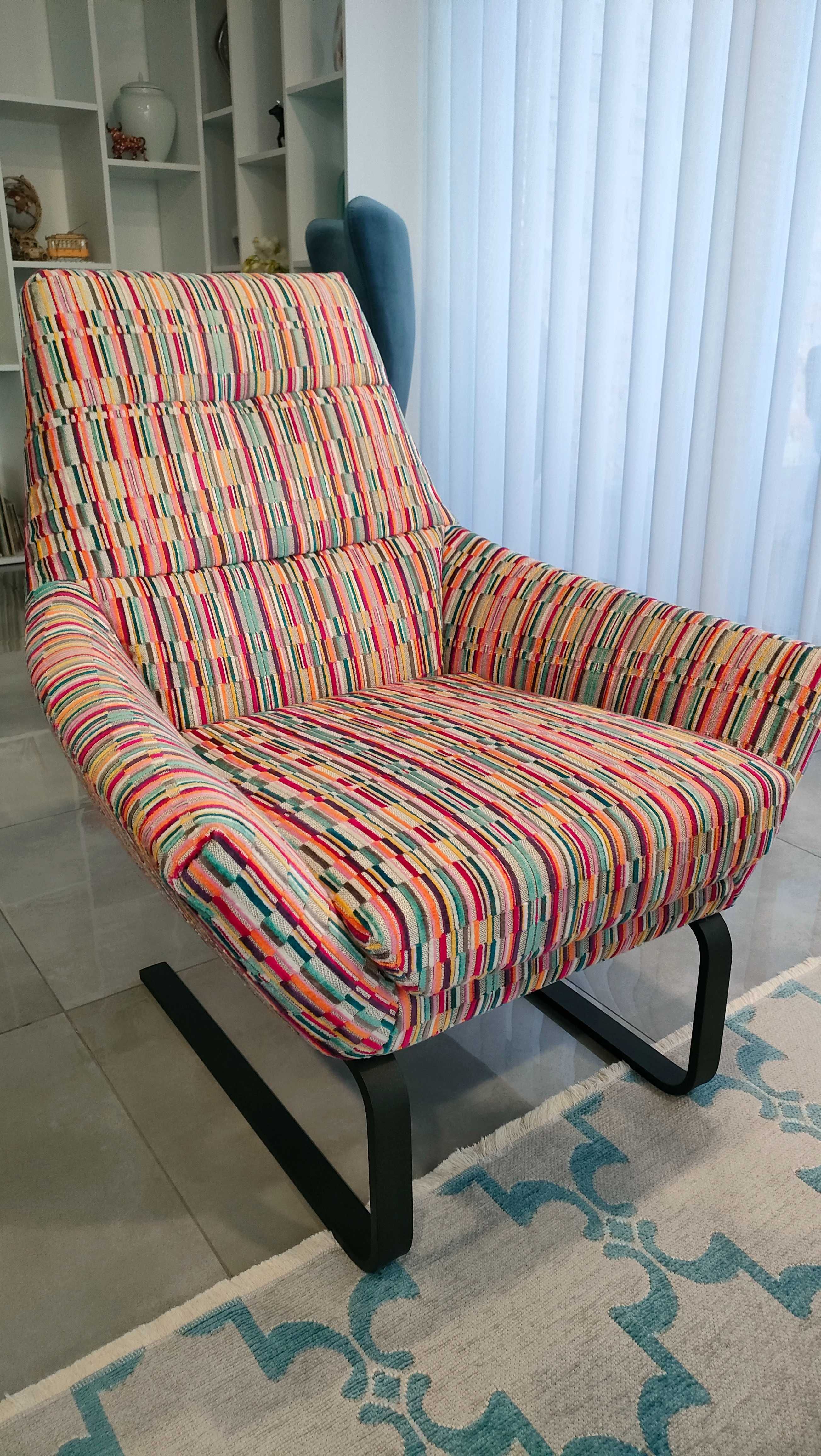 Cadeirao de salao multicolor