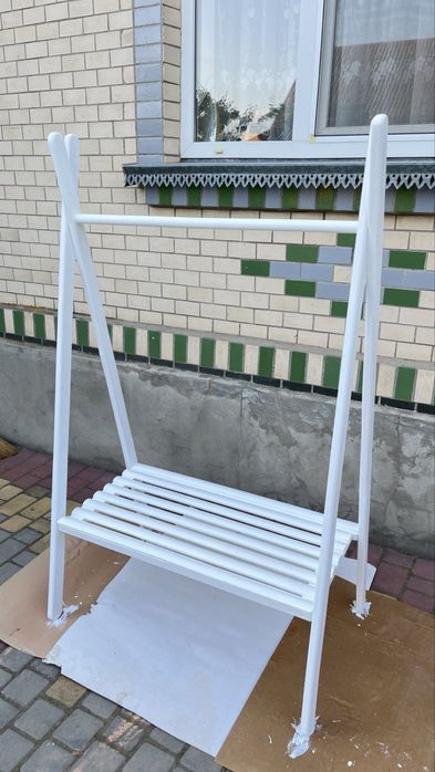 Стійка для одягу