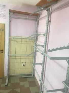 Regał ścienny regulowany półka sklepowa