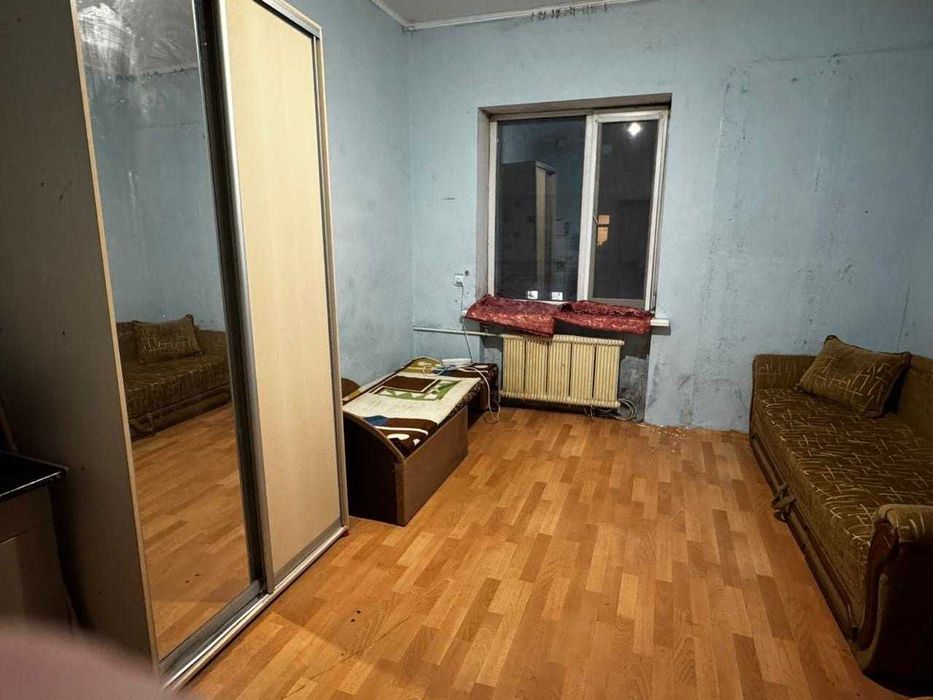 Окрема кімната в комунальній квартирі, 2 хвилини від метро «Нивки».