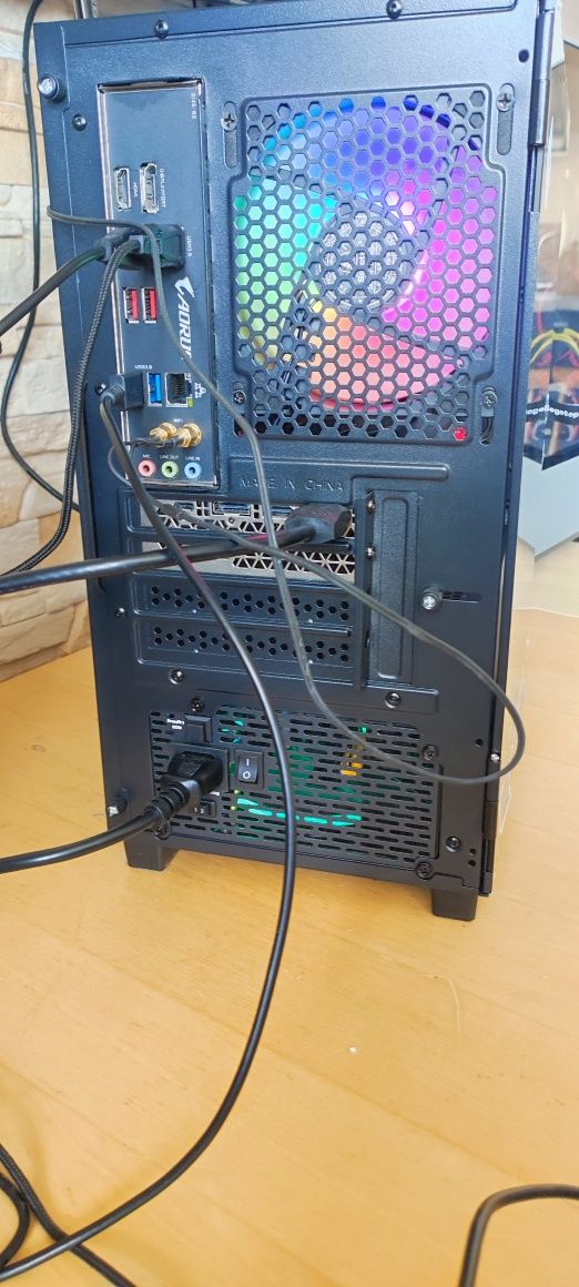 Komputer gamingowy z RTX 2080Ti - 1080p i 1440p