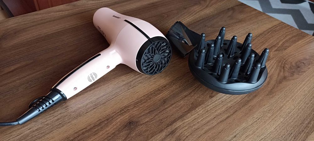 SilverCrest suszarka do włosów z czujnikiem dotykowym 2300W