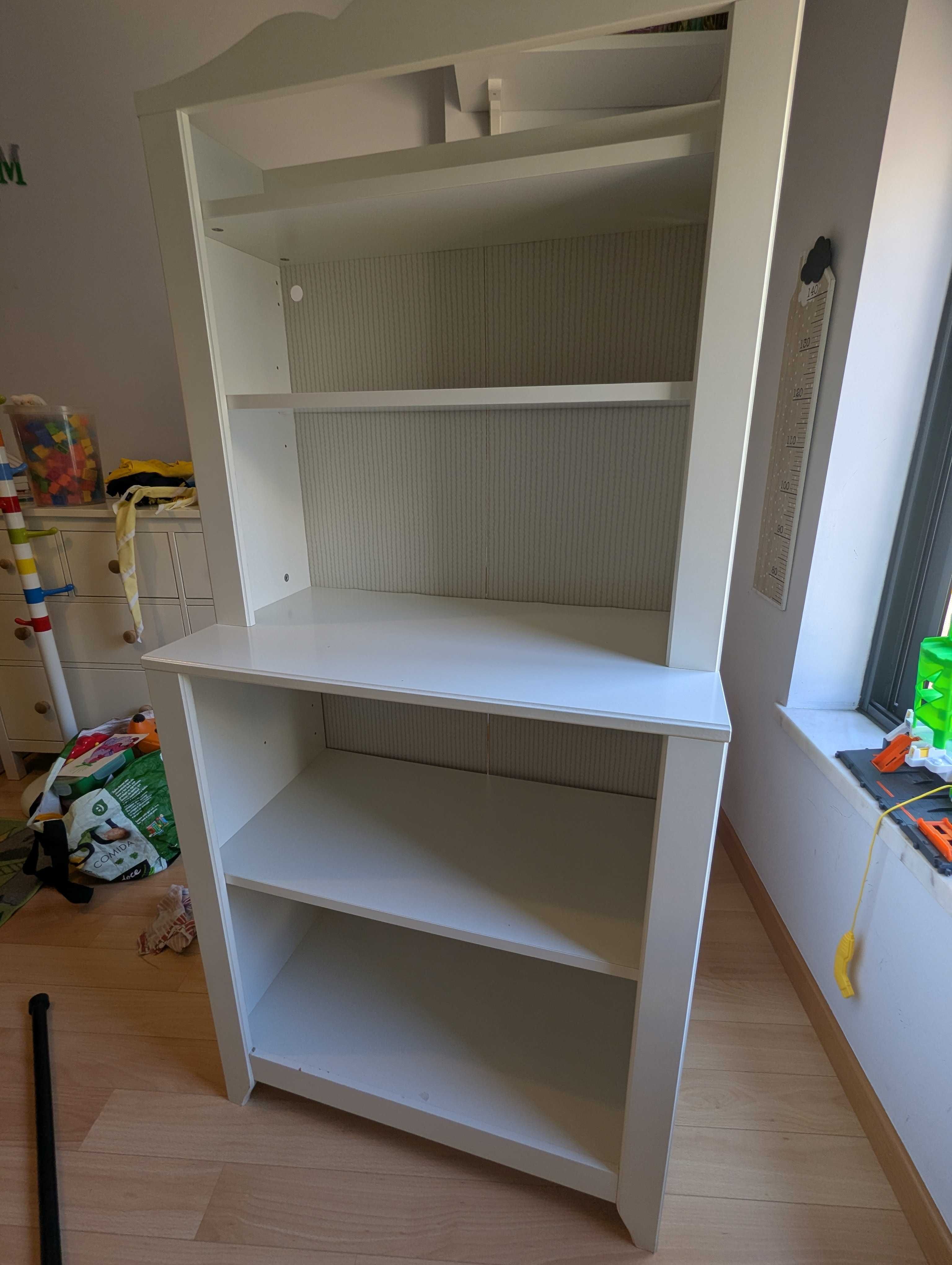 Estante IKEA branca