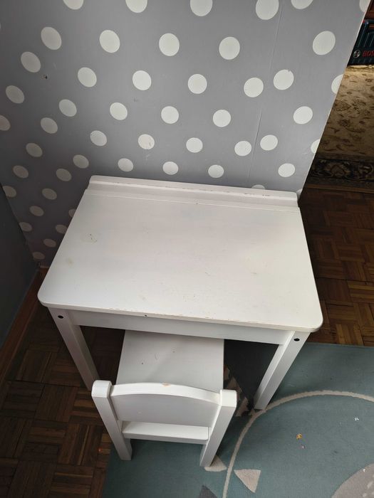 Zestaw stolik z krzesełkiem