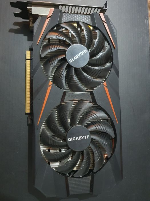 Відеокарта Gigabyte GTX 1060 3GB - чудовий стан