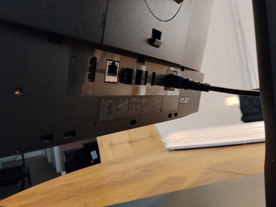 #3033 Dell 5260 Optiplex  i5-8gen  16GB 256SSD FV23 GW12 WiFi KAMERA