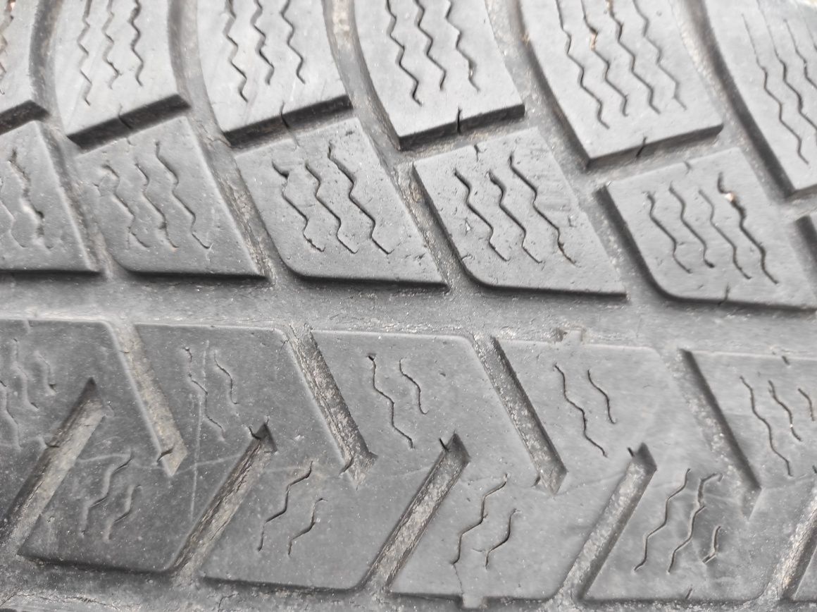 Продам шины 235×60×16.Michelin