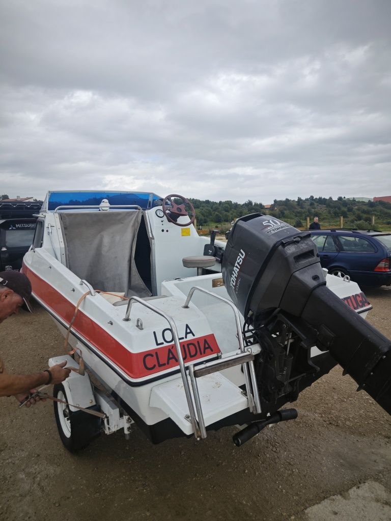 Barco de Recreio em Excelente Estado – Pronto a Navegar!