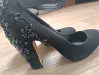 Czarne buty zamszowe, koraliki na obcasie,  Dolce&Gabbana