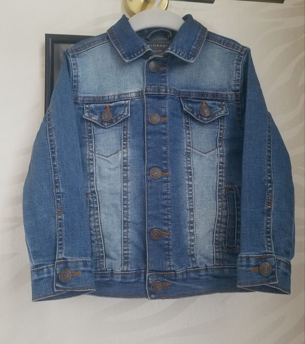 Курточка на девочку 5лет.