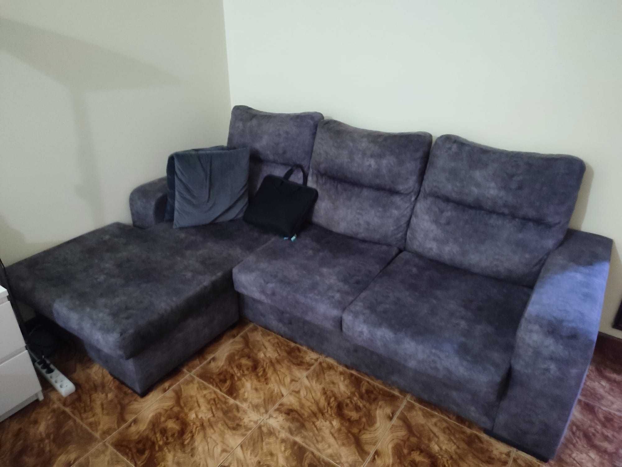 Sofá com chaise longue