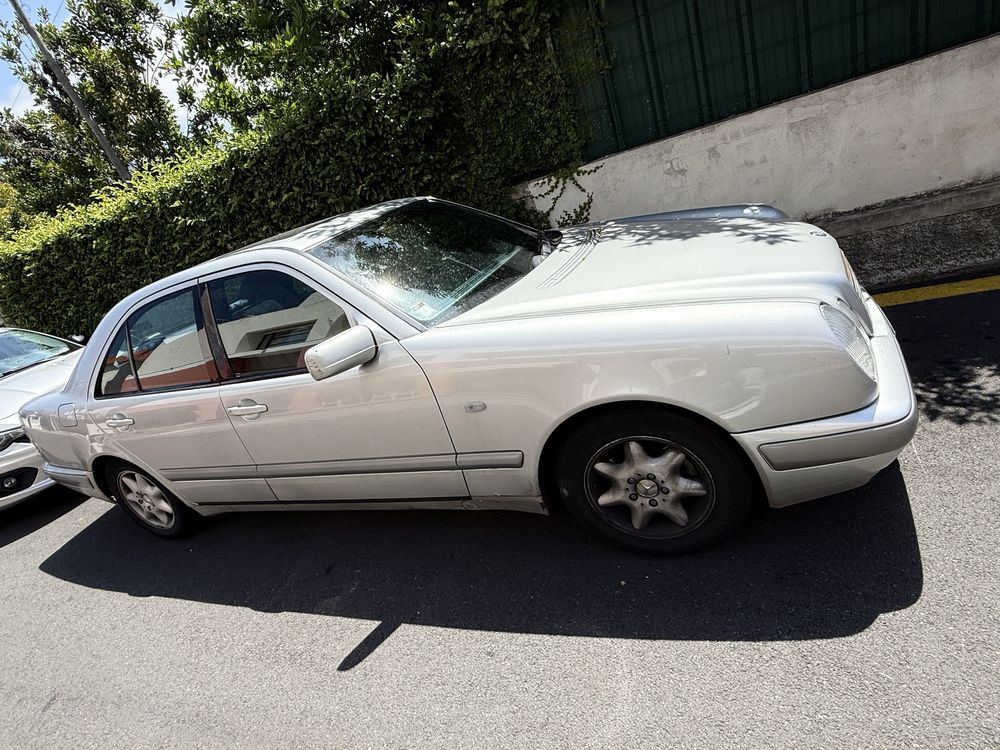 Mercedes E220 W210