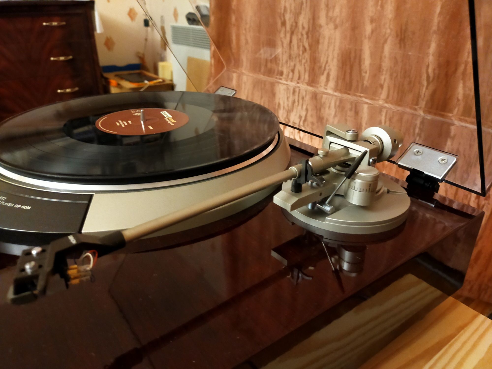 Проигрыватель винила ,, DENON  DP 60 M " . Идеал !"