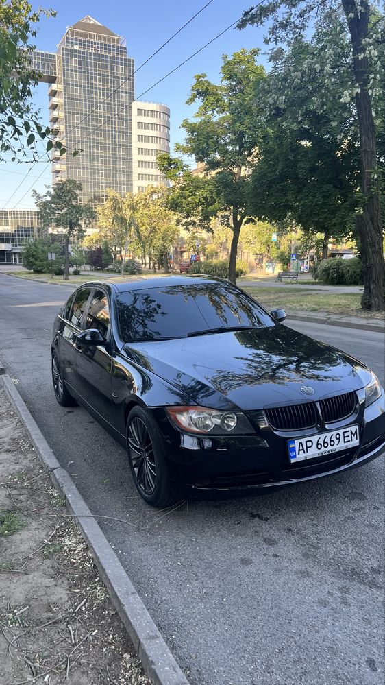 BMW E90  2.5 218 л.с