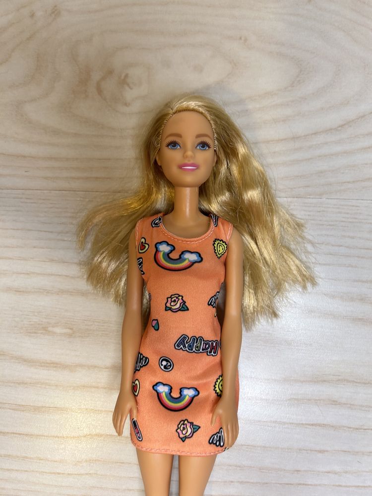 Barbie Loura c/ Vestido Laranja