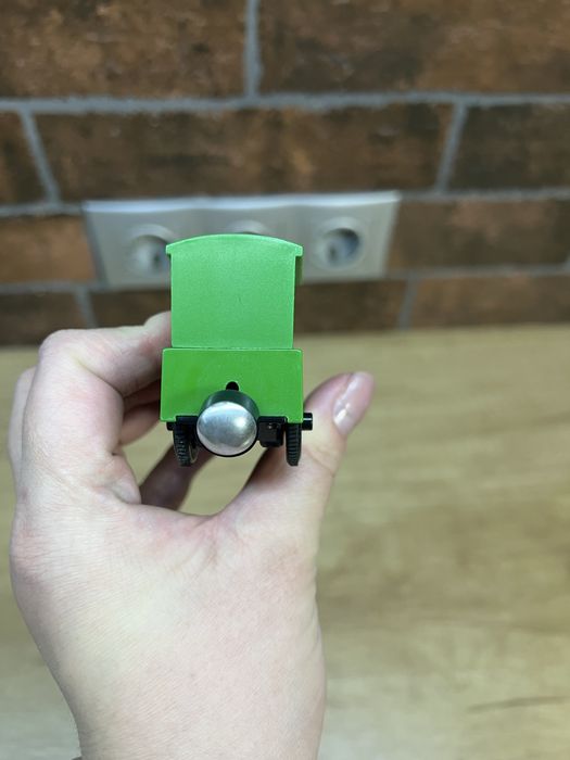 Електричний потяг (локомотив) до дерев"яноі коліі іграшка