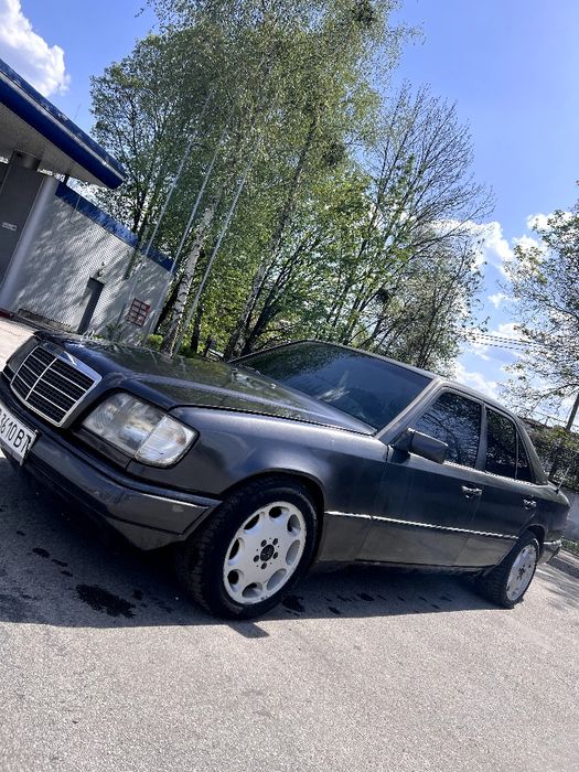 Мерседес 124 2.2 Газ Автомат