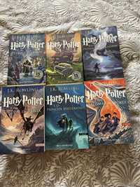 Varios livros da saga “Harry Potter”
