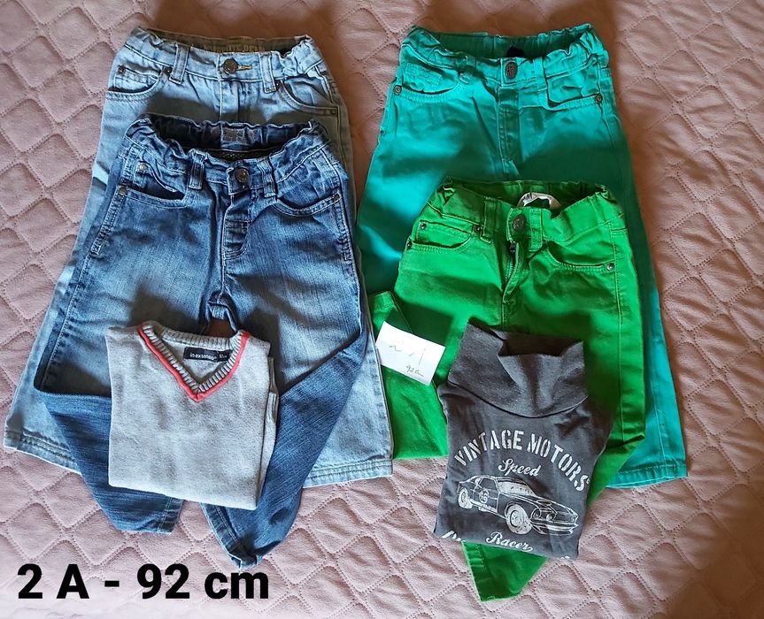 4 Lotes de roupa criança dos 2 aos 5 anos.